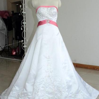 2016 White And Pink Satin Embroider..