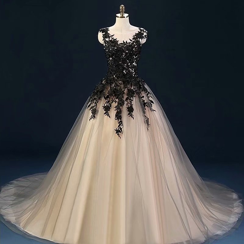 Champagne Wedding Dresses Sheer Neck Black Applique Bride Dress Bridal Gown