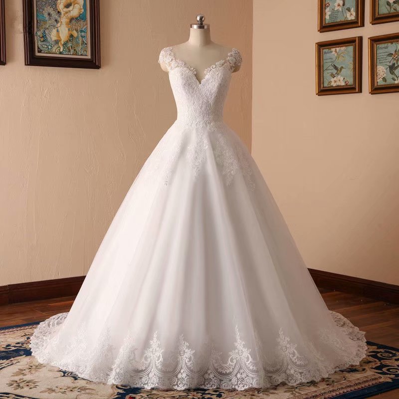 Ivory Wedding Dress, V Neck Wedding Dress, 2019 Wedding Dresses, Wedding Dress, Chapel Train Wedding Dress, Tulle Wedding Dress, Real Photo