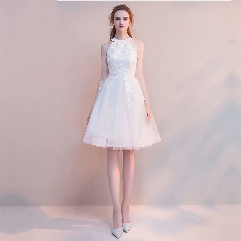 Sexy White Lace Elegant Knee Length Prom Dresses 2019 Arrived Women Lace A Line Evening Party Dress With Halter Neckline