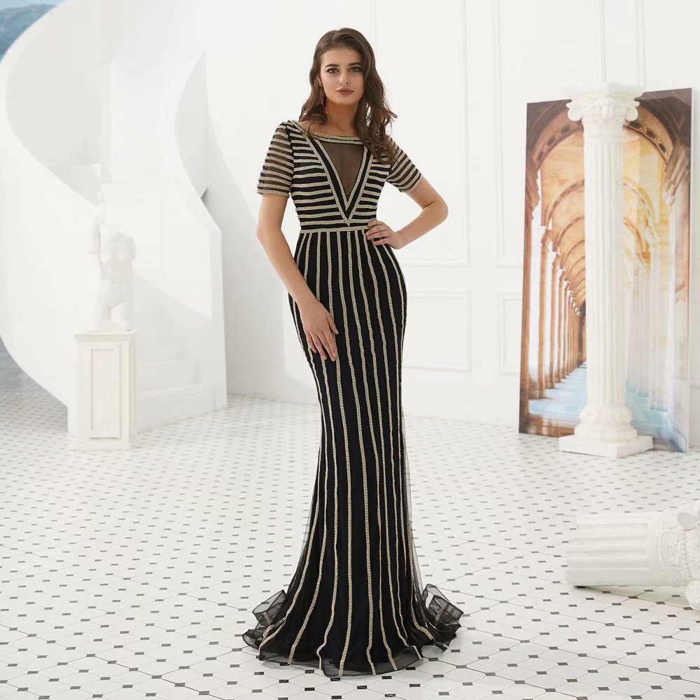 2019 Evening Dresses Sequined Zipper Back Mermaid Party Gowns Black Floor-length Trumpet Prom Dresses With Short Sleeves