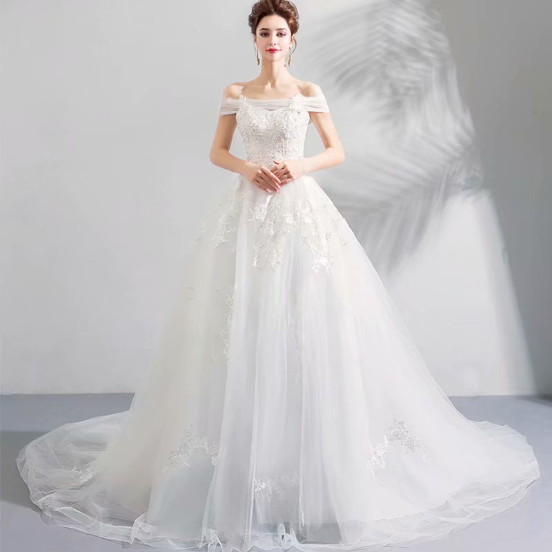 2019 Boat Neckline A Line White Ivory Wedding Dress 2019 Wedding Gown Chapel Train Princess Vintage Bridal Dress
