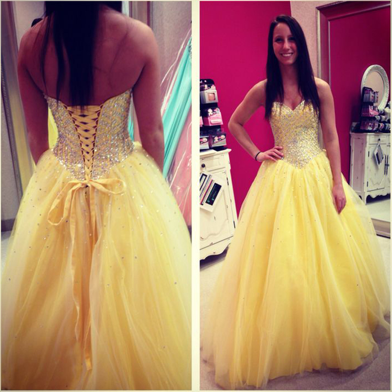 Long Yellow Prom Dresses Showcases Rhinestones Beaded Bodice Floor Length Sweetheart Tulle Formal Dresses