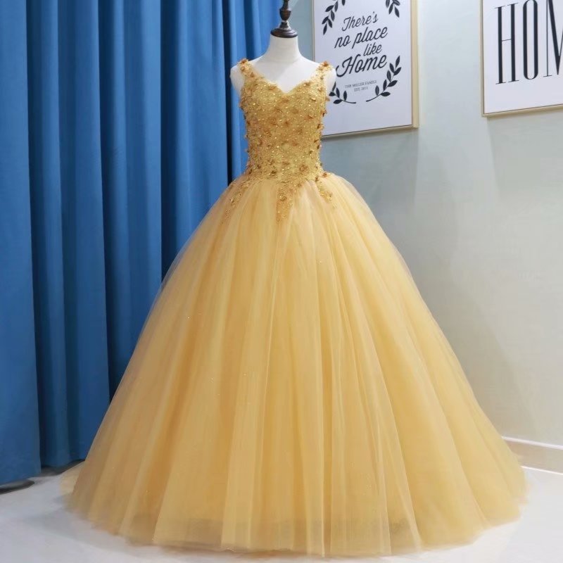 Simple Ball Gown V Neck Spaghetti Straps Tiered Yellow Tulle Quinceanera Dress For Sweet 16